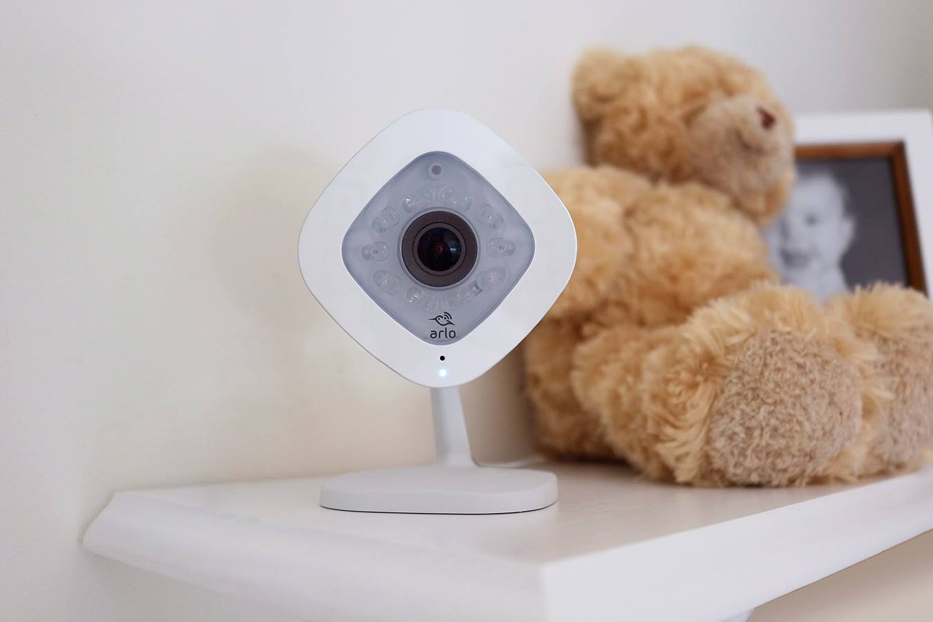 Arlo Q VMC3240 Network Camera 1080p 2 Pack V5977