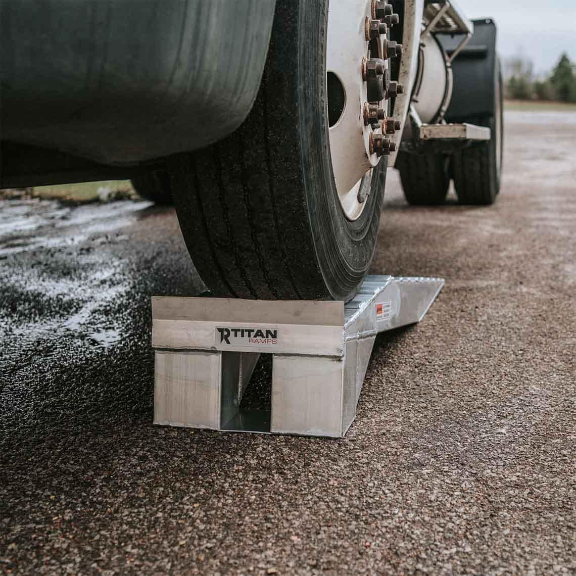 Titan Ramps Heavy Duty Aluminum Semi Truck Riser Ramp 20,000 lb T63012