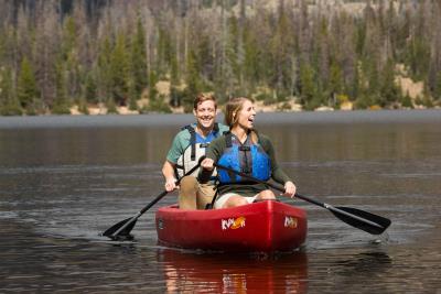 Kodiak 130 Canoe with Paddles E92814