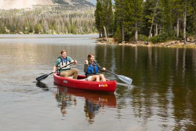 Kodiak 130 Canoe with Paddles E92814