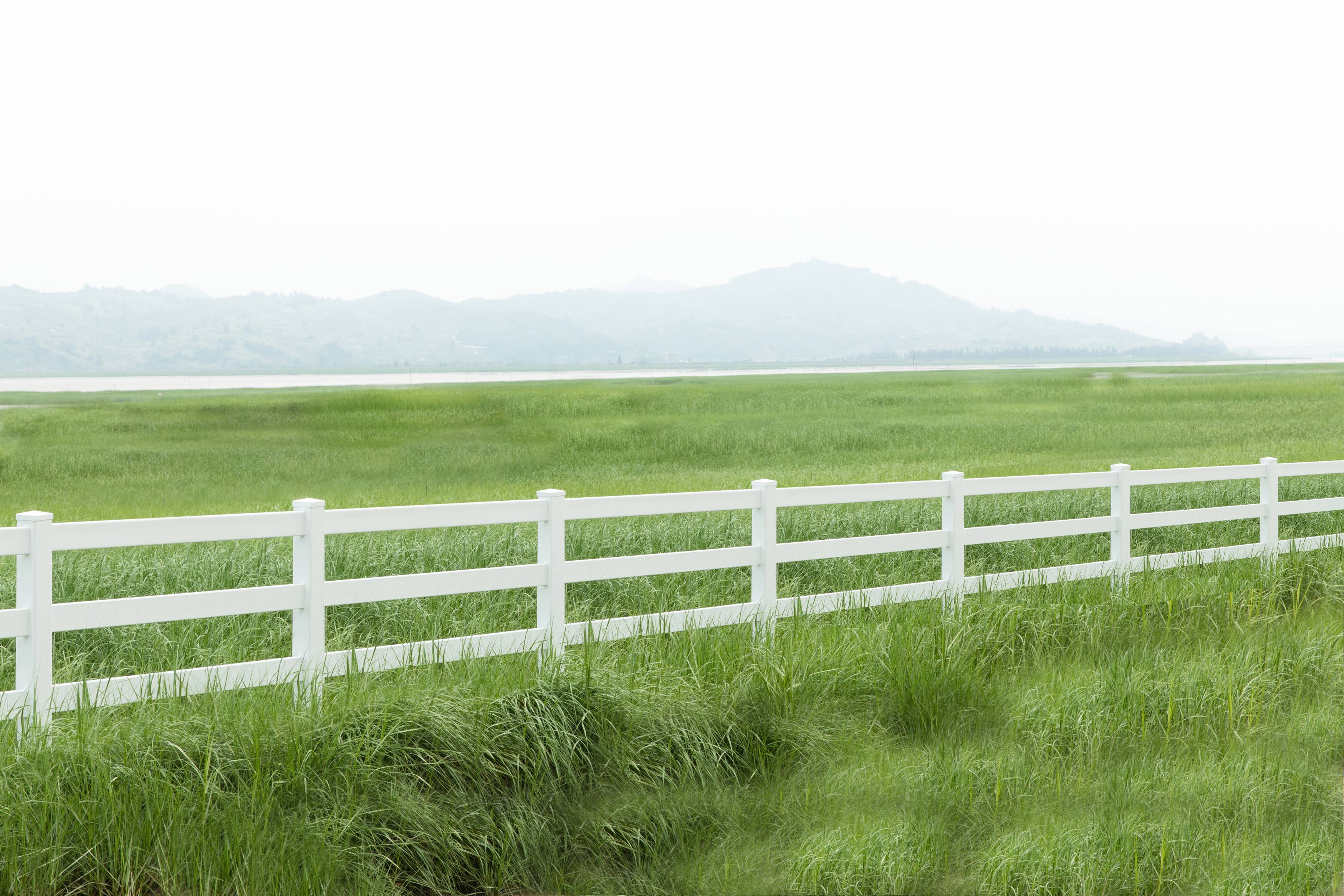 Gardenised Pack of 2 3-Rail Line Posts with Cap Outdoor Vinyl Fence V98801