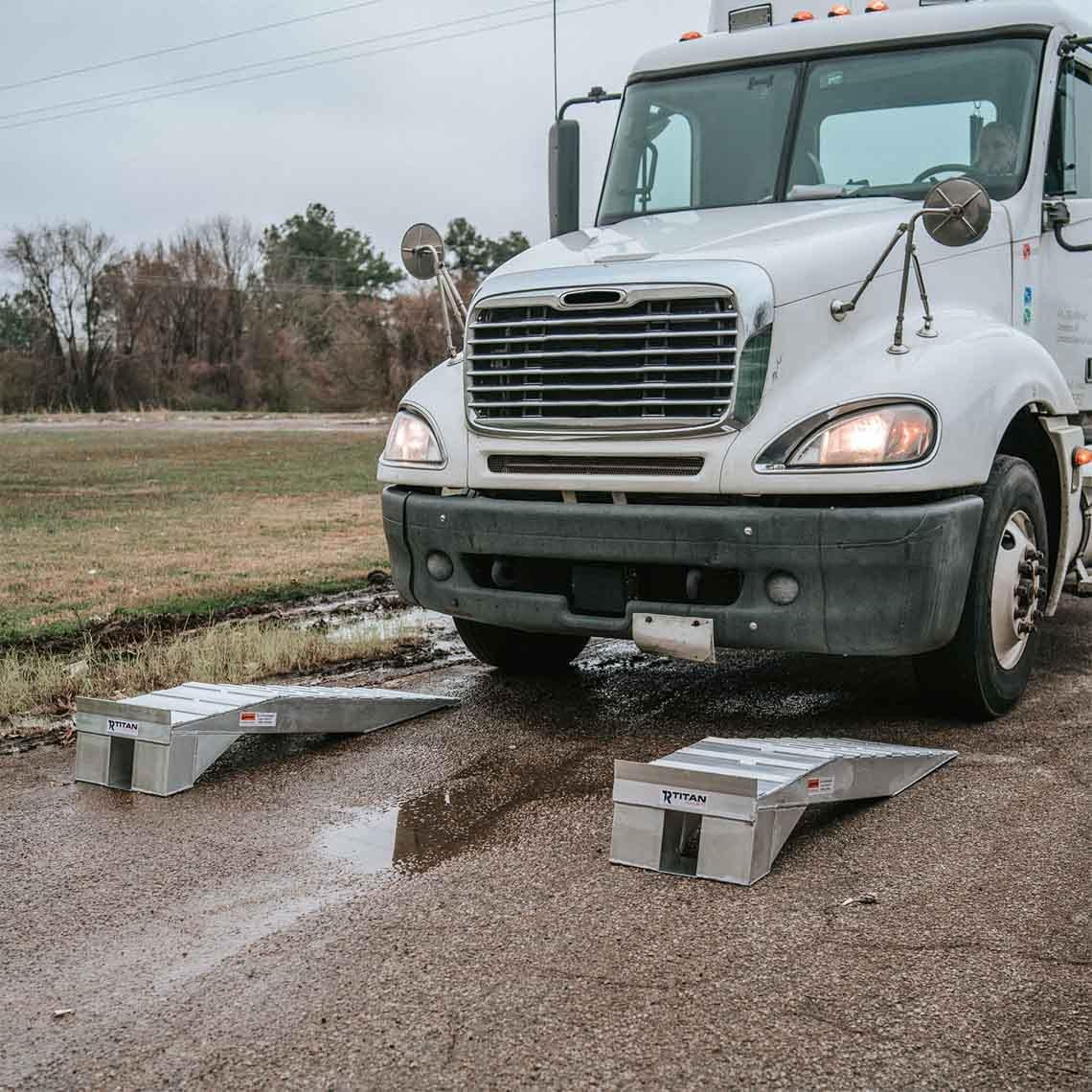 Titan Ramps Heavy Duty Aluminum Semi Truck Riser Ramp 20,000 lb T63012