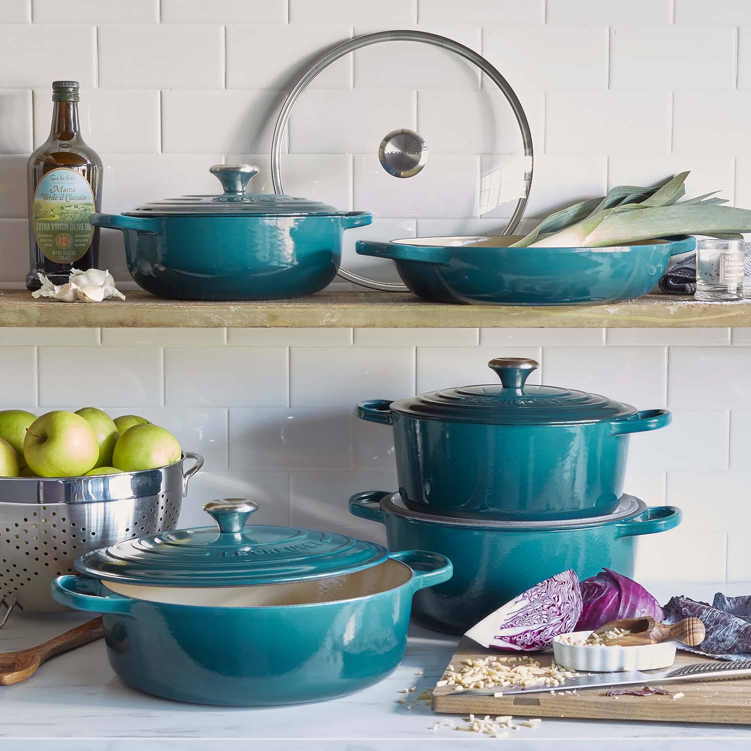 Le Creuset Cast Iron Signature Roaster, Licorice, 7 qt. W990