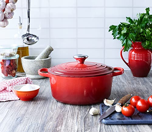 Le Creuset Enameled Cast Iron Signature Round Dutch Oven F451