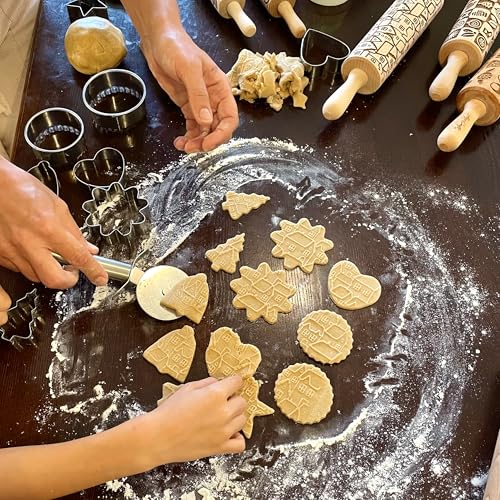 Embossing Rolling Pin with Christmas Symbols for Gingerbread Cookies W48955