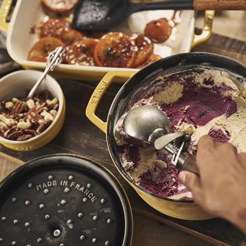 STAUB Cast Iron Dutch Oven 5.5-qt Round Cocotte, Black Matte P4487