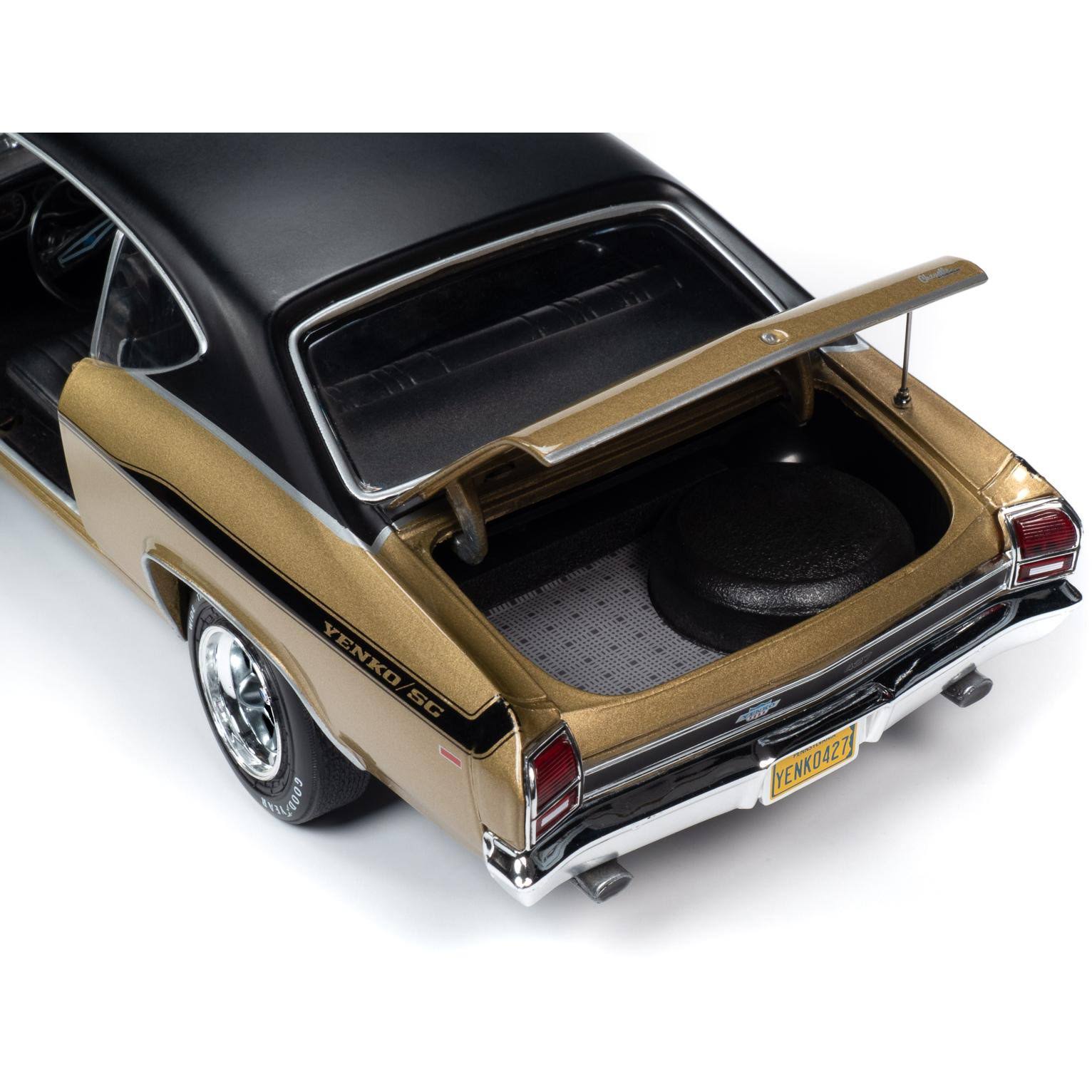 1969 Chevrolet Chevelle Yenko Hardtop 1/18 Model Car by Autoworld P15687