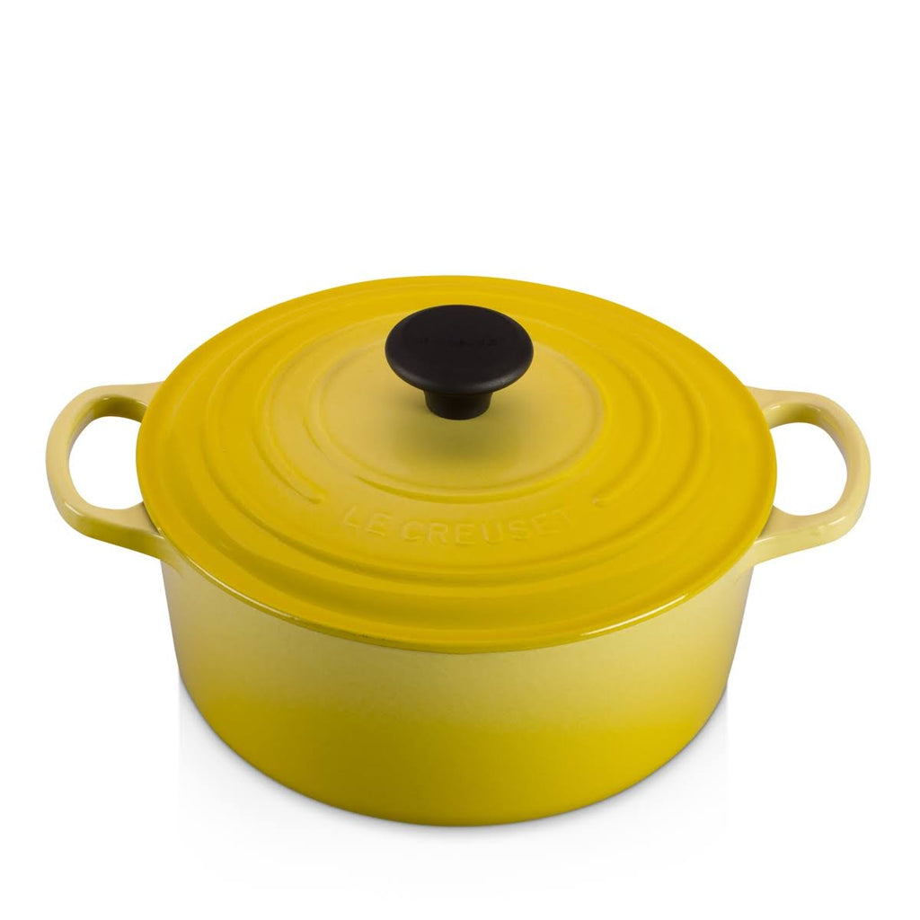 Le Creuset Signature Cast Iron Round Dutch Oven 4.5-Quart W8523