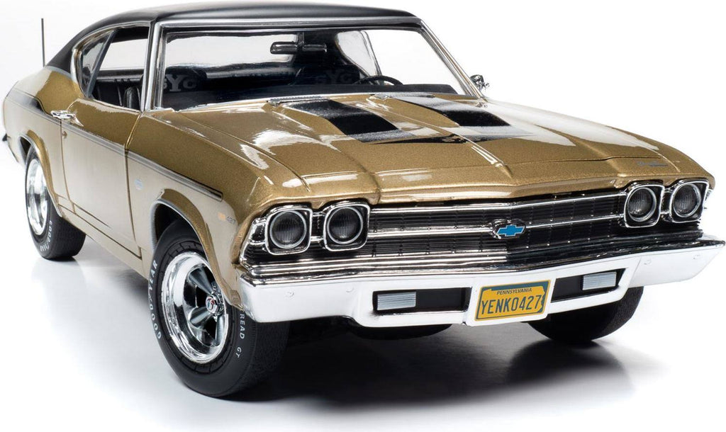 1969 Chevrolet Chevelle Yenko Hardtop 1/18 Model Car by Autoworld P15687