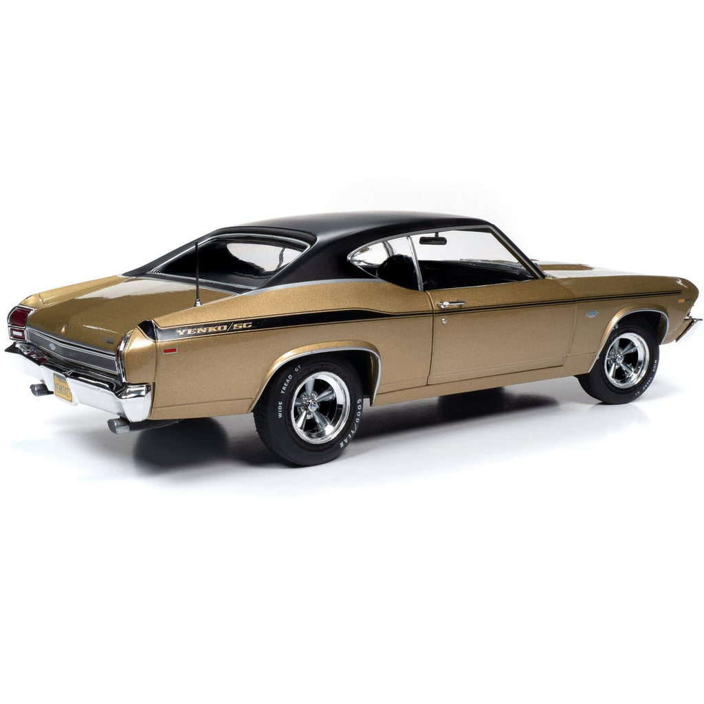 1969 Chevrolet Chevelle Yenko Hardtop 1/18 Model Car by Autoworld P15687