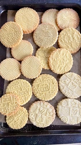 Embossing Rolling Pin with Christmas Symbols for Gingerbread Cookies W48955