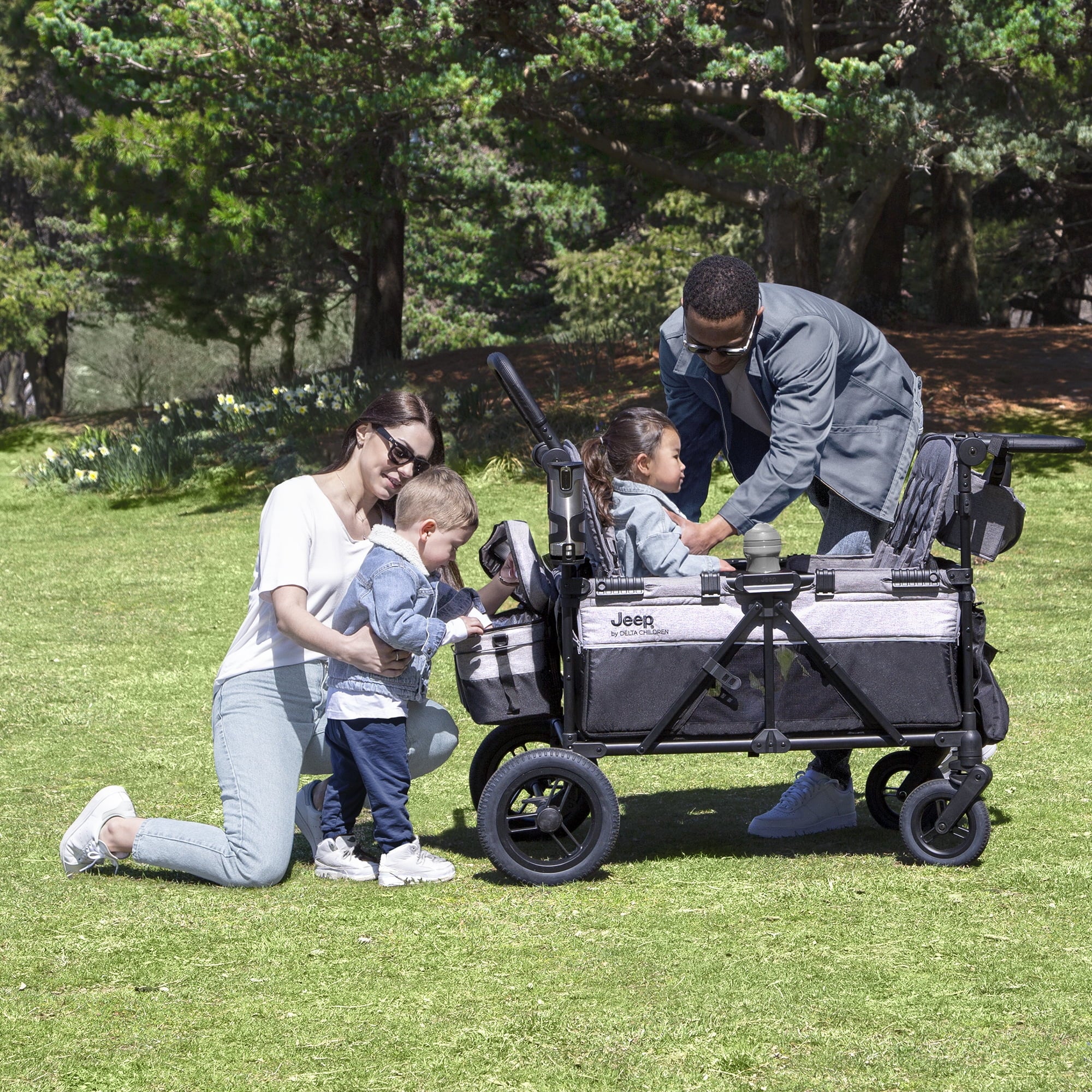 Jeep Wrangler Deluxe 4 Seater Stroller Wagon by Delta Children, Grey D3060