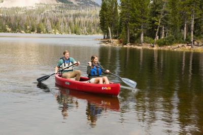 Kodiak 130 Canoe with Paddles E92814