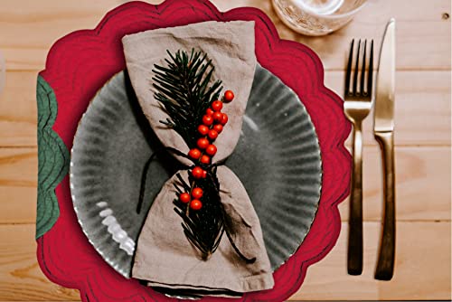 C&F Home Red & Green Quilted Cotton Round Christmas Placemat 17" C960868