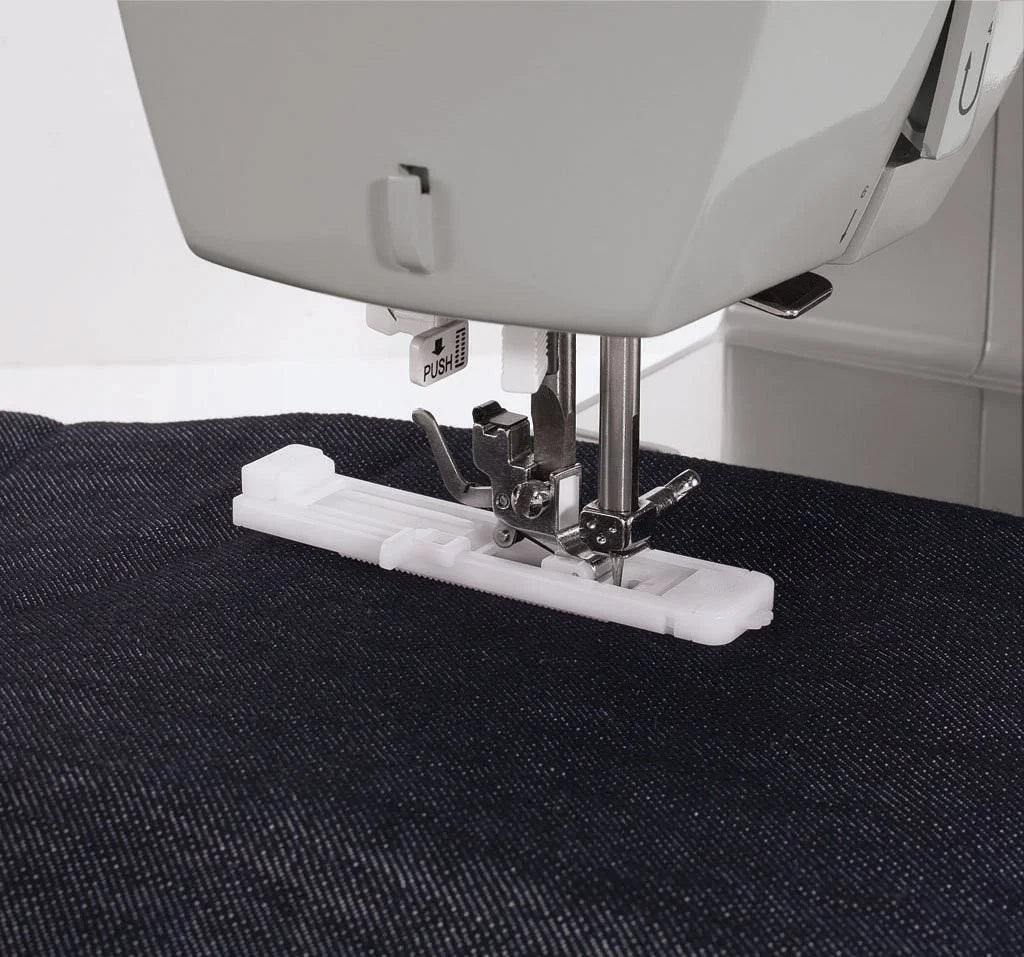 Singer Heavy Duty 4423 Sewing Machine with 97 Stitch Applications R98699
