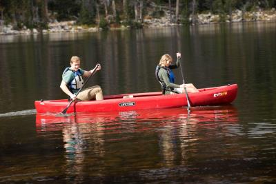 Kodiak 130 Canoe with Paddles E92814