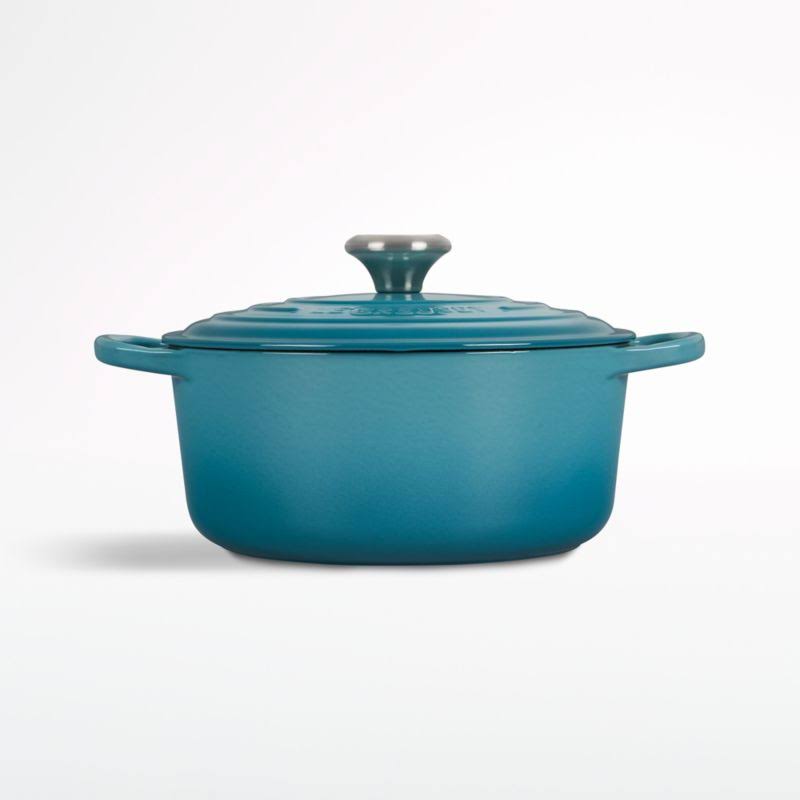 Le Creuset Signature Cast Iron Round Dutch Oven 4.5-Quart W8523