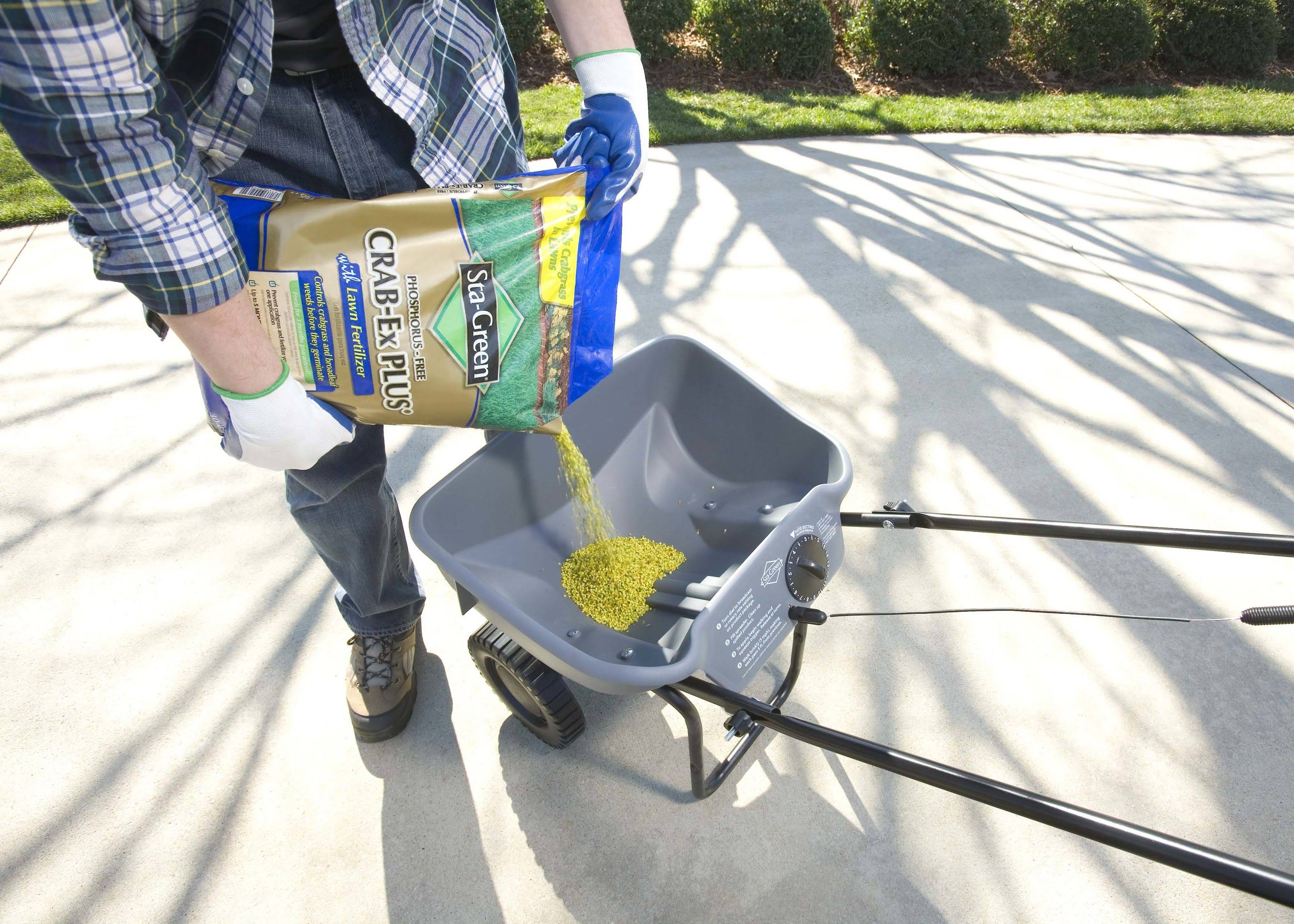 Sta-Green 32-lb Broadcast Spreader 75260 D826