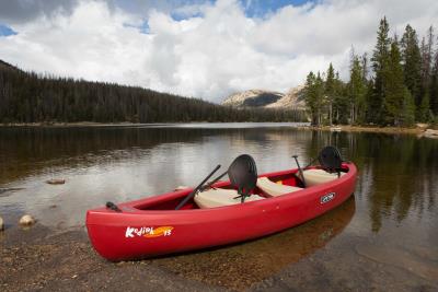 Kodiak 130 Canoe with Paddles E92814